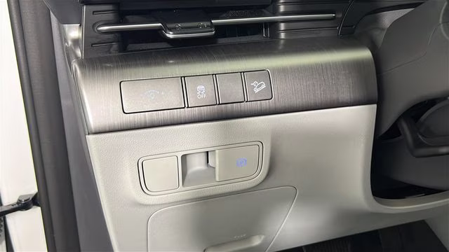 2024 Atlas White Hyundai Kona SEL FWD SUV