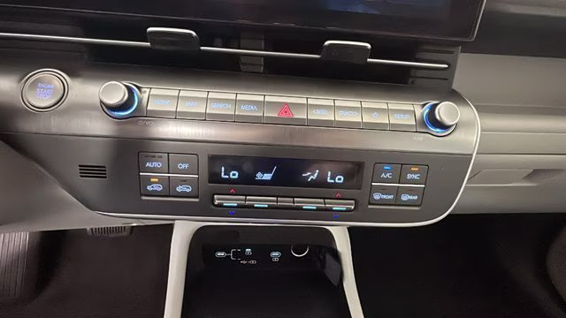 2024 Atlas White Hyundai Kona SEL FWD SUV