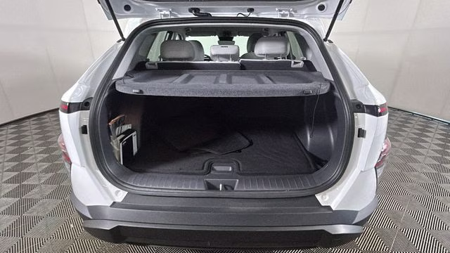 2024 Atlas White Hyundai Kona SEL FWD SUV