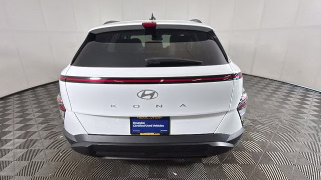 2024 Atlas White Hyundai Kona SEL FWD SUV