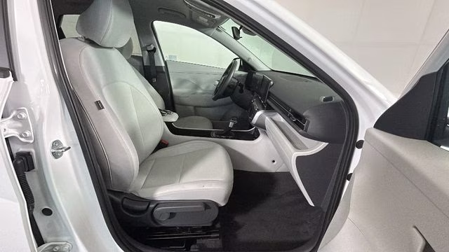 2024 Atlas White Hyundai Kona SEL FWD SUV