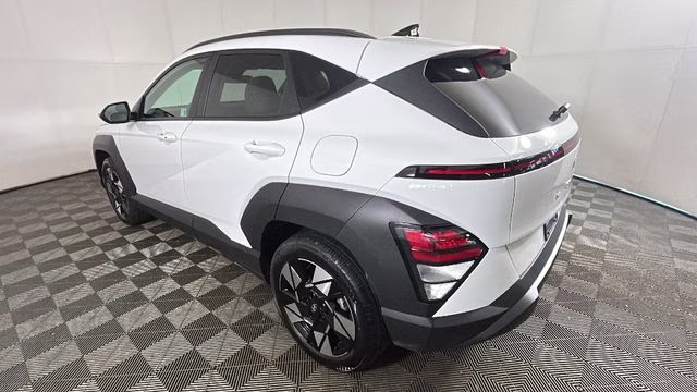 2024 Atlas White Hyundai Kona SEL FWD SUV
