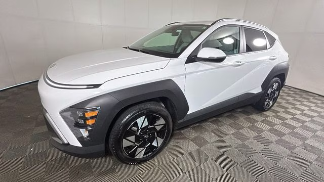 2024 Atlas White Hyundai Kona SEL FWD SUV