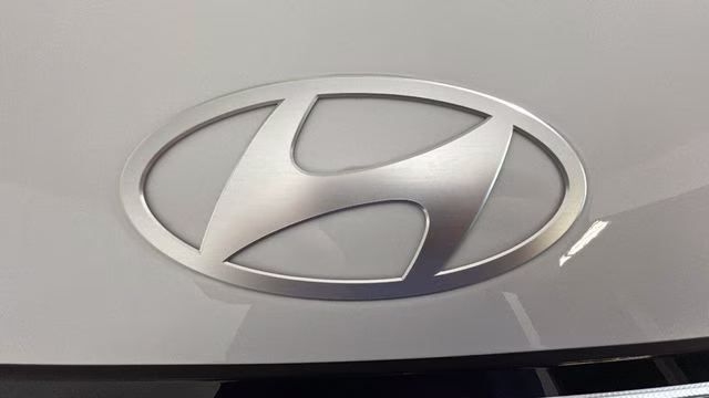 2024 Atlas White Hyundai Kona SEL FWD SUV