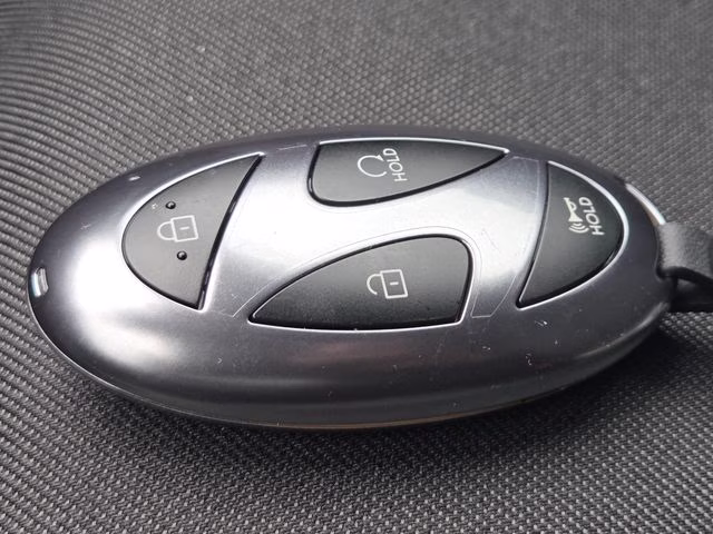 2026 Shimmering Silver Hyundai Tucson Hybrid SEL AWD SUV
