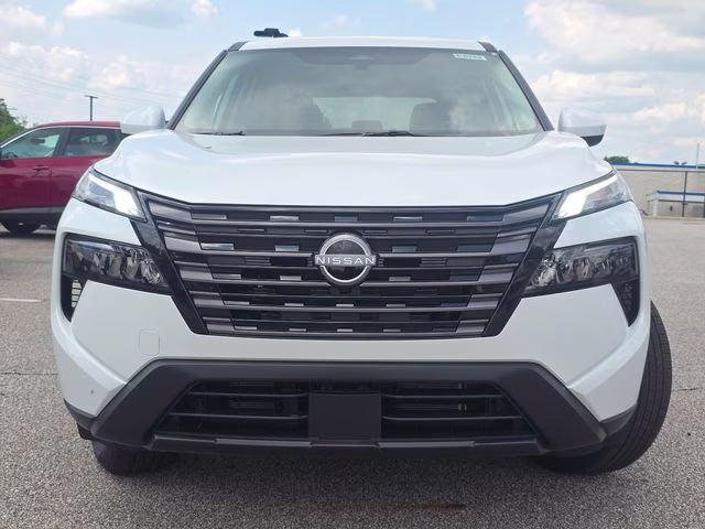 2026 Everest White Pearl Tricoat Nissan Rogue SV AWD SUV