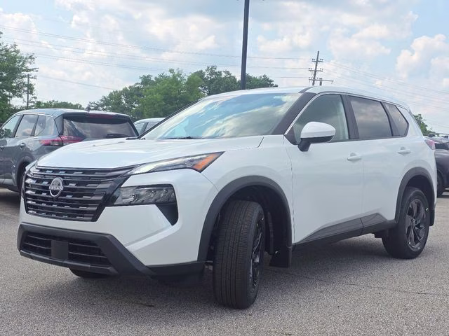 2026 Everest White Pearl Tricoat Nissan Rogue SV AWD SUV