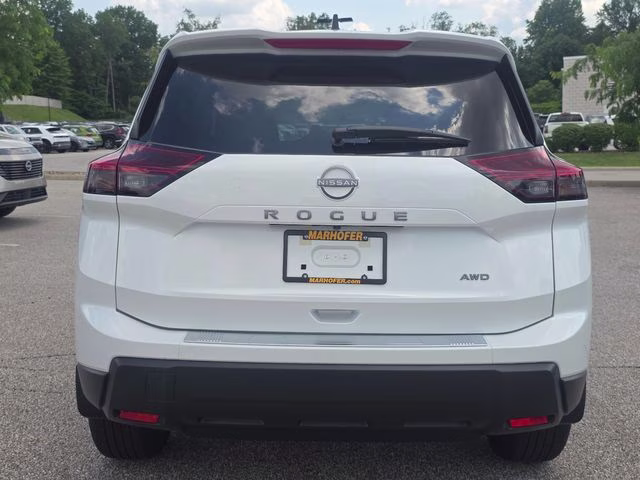 2026 Everest White Pearl Tricoat Nissan Rogue SV AWD SUV
