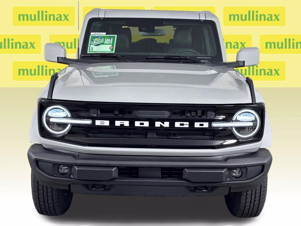 2026 Avalanche Gray Ford Bronco Outer Banks 4X4 SUV