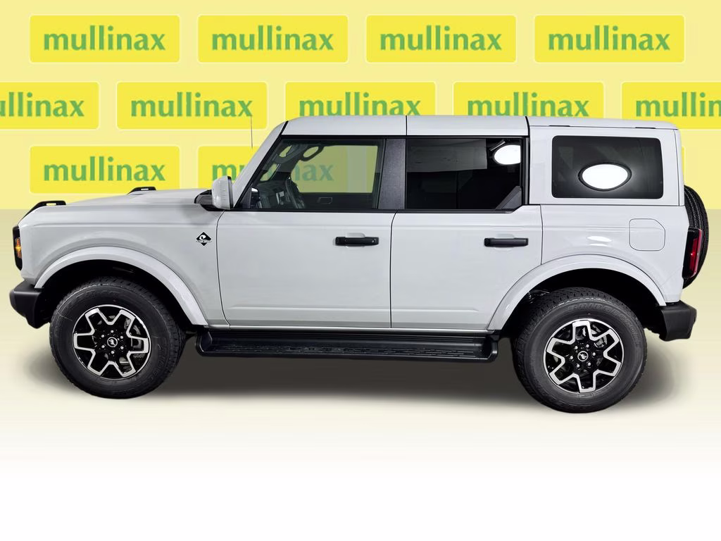 2026 Avalanche Gray Ford Bronco Outer Banks 4X4 SUV