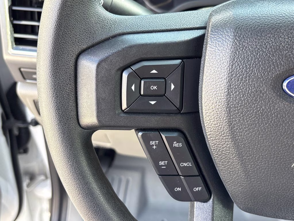 2022 Oxford White Ford Super Duty F-250 SRW XLT 4X4 Truck