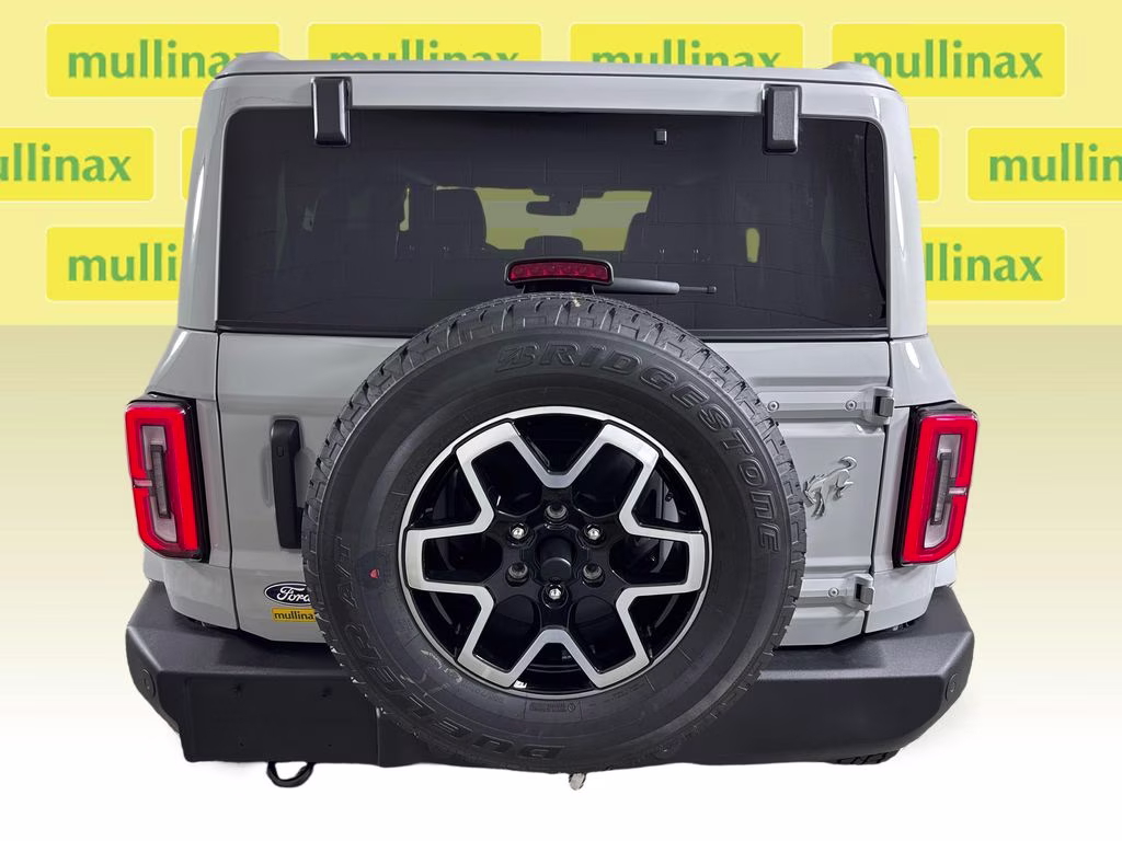 2026 Avalanche Gray Ford Bronco Outer Banks 4X4 SUV