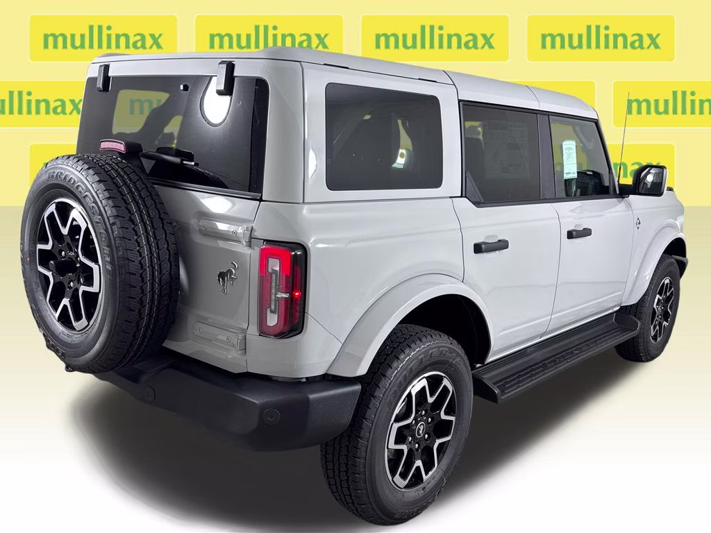 2026 Avalanche Gray Ford Bronco Outer Banks 4X4 SUV