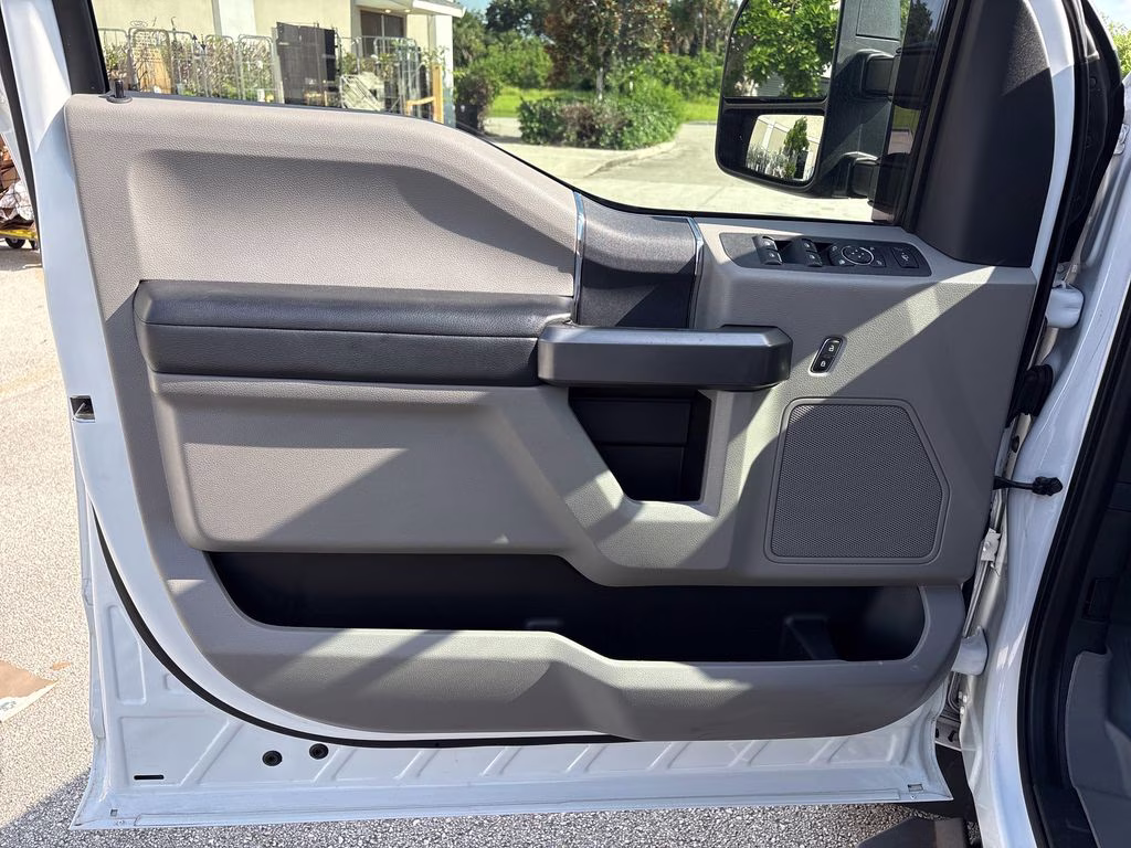 2022 Oxford White Ford Super Duty F-250 SRW XLT 4X4 Truck
