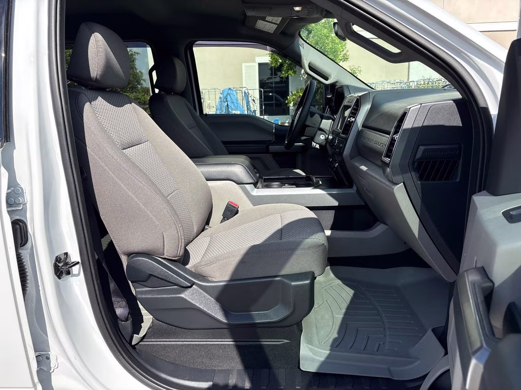2022 Oxford White Ford Super Duty F-250 SRW XLT 4X4 Truck