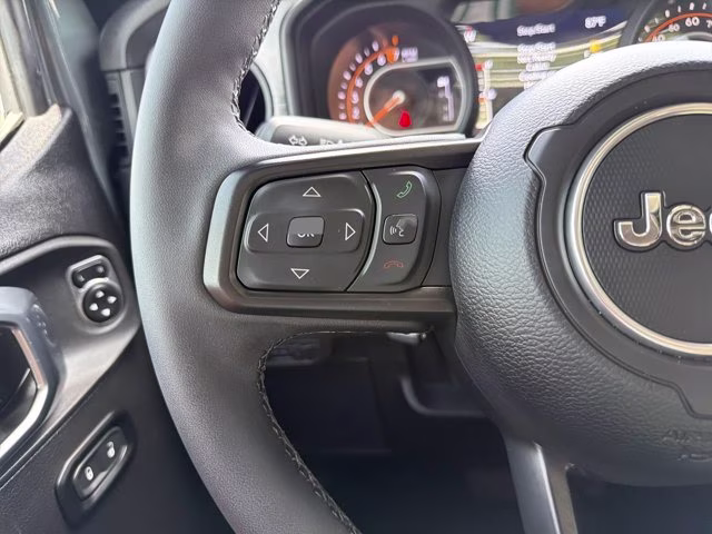 2025 Anvil Clearcoat Jeep Gladiator Sport S 4X4 Truck