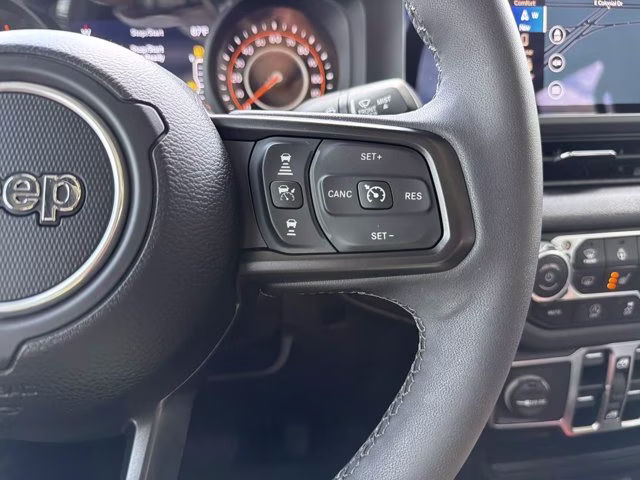 2025 Anvil Clearcoat Jeep Gladiator Sport S 4X4 Truck