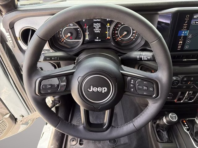 2025 Anvil Clearcoat Jeep Gladiator Sport S 4X4 Truck