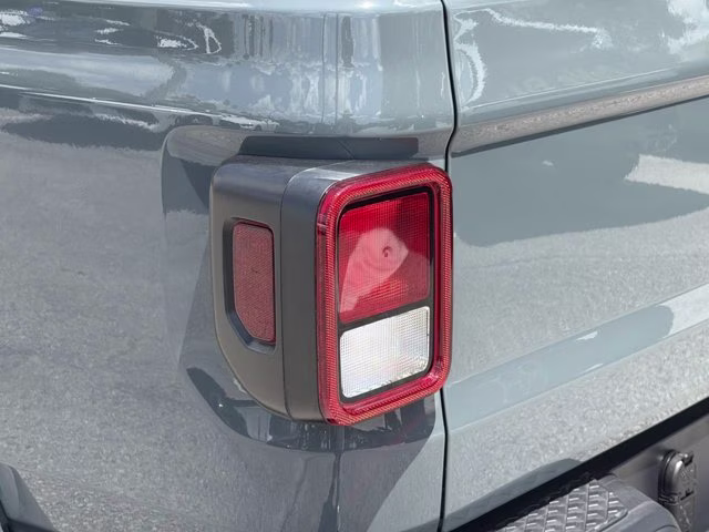 2025 Anvil Clearcoat Jeep Gladiator Sport S 4X4 Truck