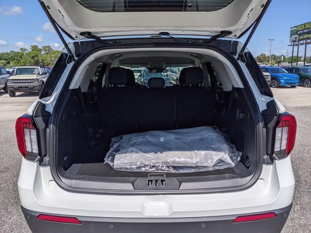 2026 Star White Metallic Tri-Coat Ford Explorer Active 4X4 SUV
