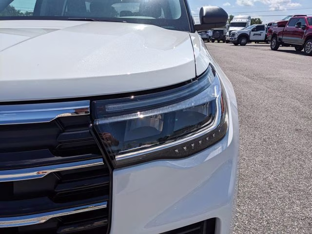 2026 Star White Metallic Tri-Coat Ford Explorer Active 4X4 SUV