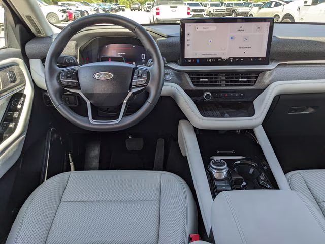 2025 White Metallic Ford Explorer Platinum RWD SUV