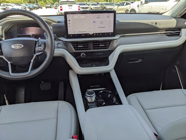 2025 White Metallic Ford Explorer Platinum RWD SUV