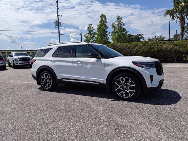 2025 White Metallic Ford Explorer Platinum RWD SUV