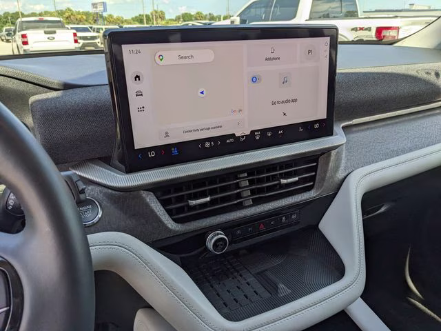 2025 White Metallic Ford Explorer Platinum RWD SUV