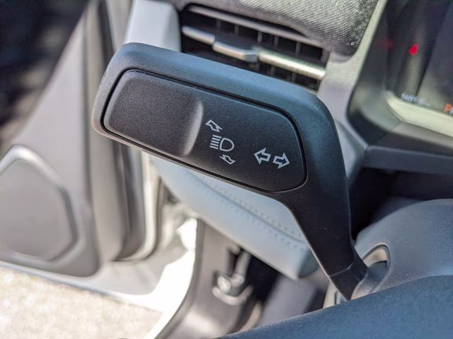 2025 White Metallic Ford Explorer Platinum RWD SUV