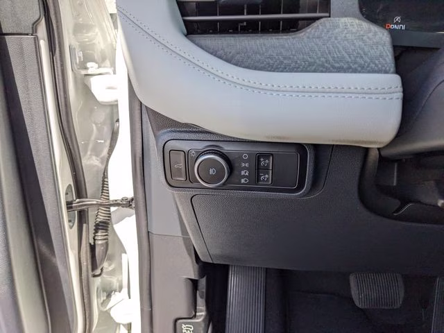 2025 White Metallic Ford Explorer Platinum RWD SUV