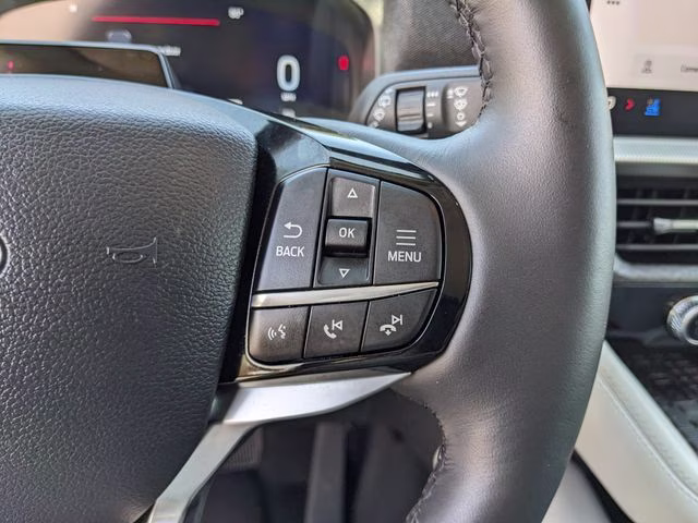 2025 White Metallic Ford Explorer Platinum RWD SUV