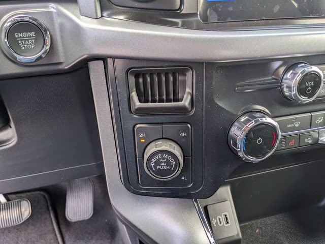 2026 Iconic Silver Metallic Ford F-150 XLT 4X4 Truck