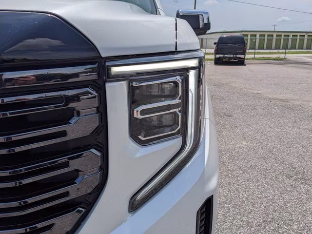 2025 White Frost Tricoat GMC Sierra 1500 Denali Ultimate 4X4 Truck