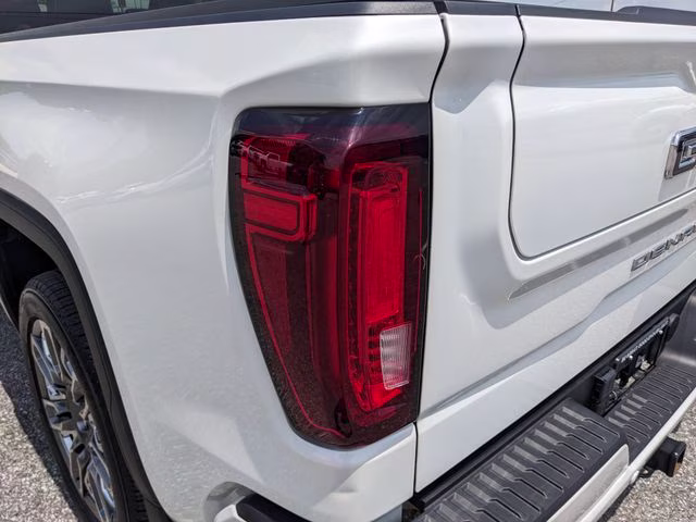 2025 White Frost Tricoat GMC Sierra 1500 Denali Ultimate 4X4 Truck