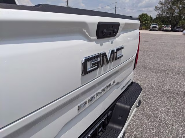 2025 White Frost Tricoat GMC Sierra 1500 Denali Ultimate 4X4 Truck