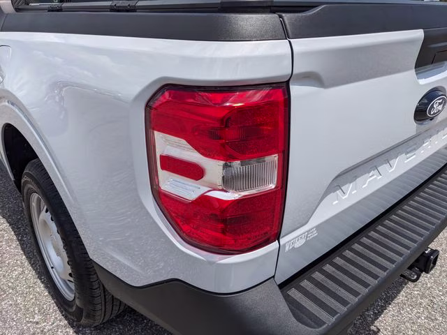 2025 White Metallic Ford Maverick XL AWD Truck