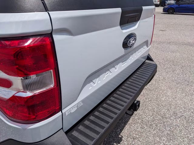 2025 White Metallic Ford Maverick XL AWD Truck