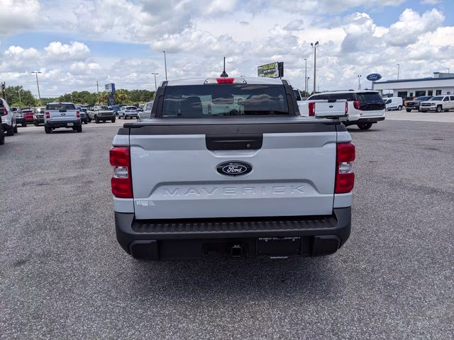 2025 White Metallic Ford Maverick XL AWD Truck