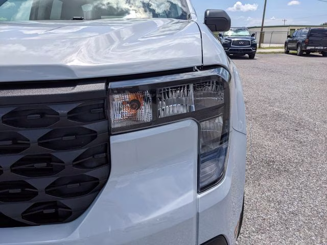 2025 White Metallic Ford Maverick XL AWD Truck