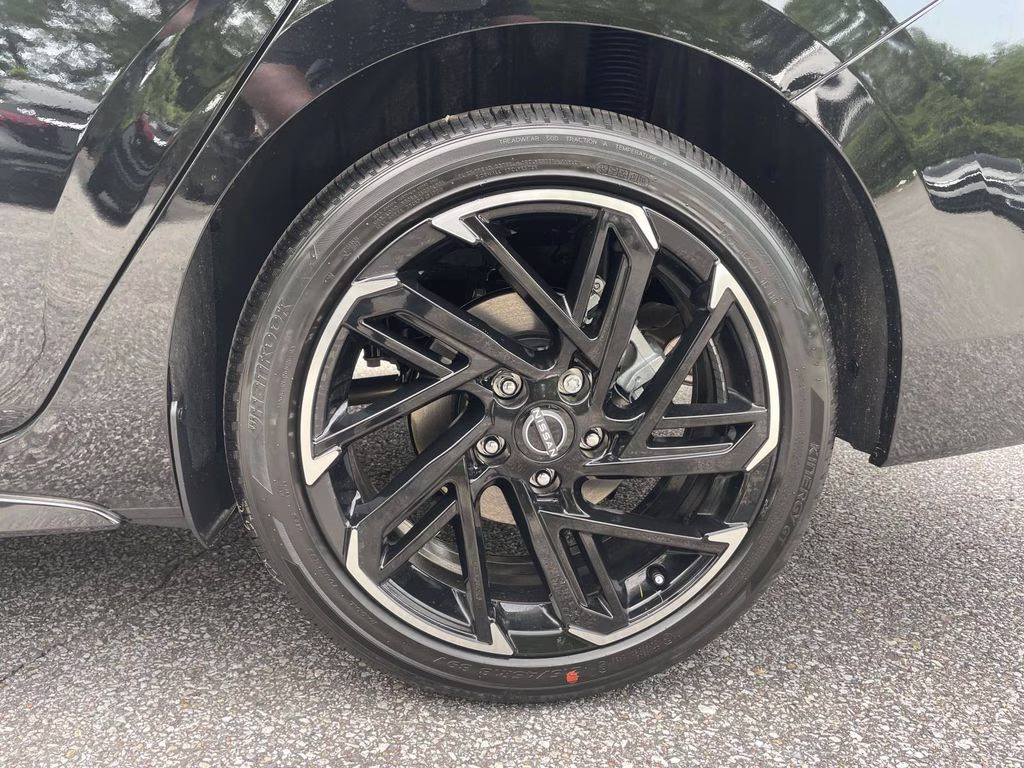2026 Super Black Nissan Sentra SR FWD Sedan