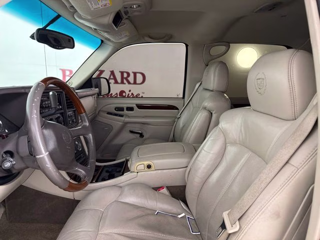 2002 Diamond White Cadillac Escalade EXT Base AWD SUV