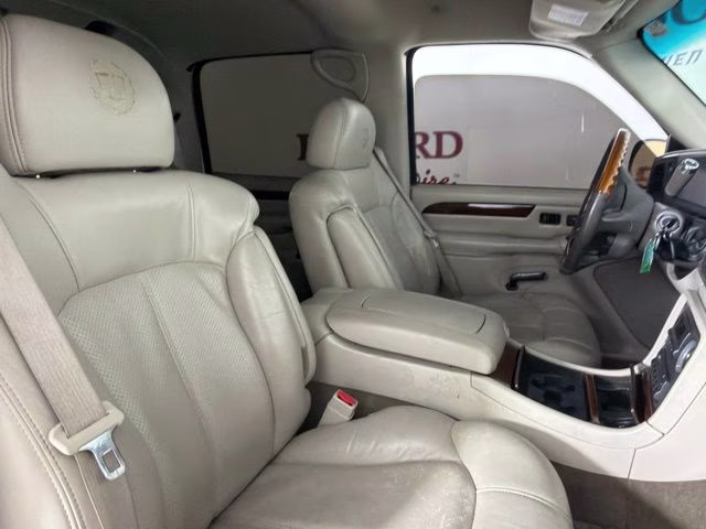 2002 Diamond White Cadillac Escalade EXT Base AWD SUV