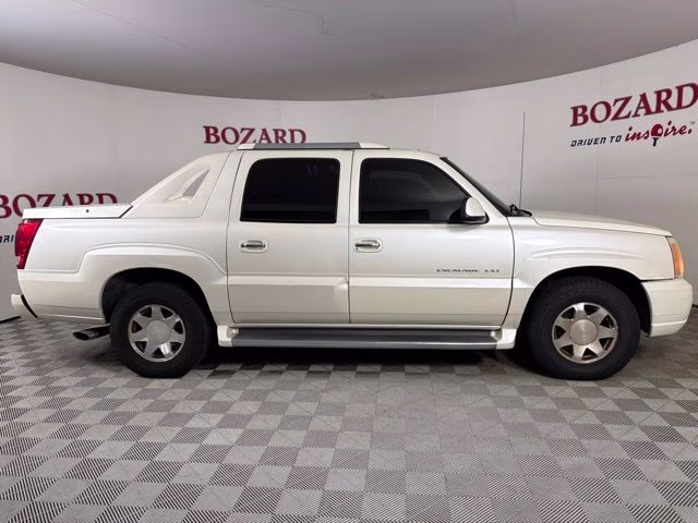 2002 Diamond White Cadillac Escalade EXT Base AWD SUV