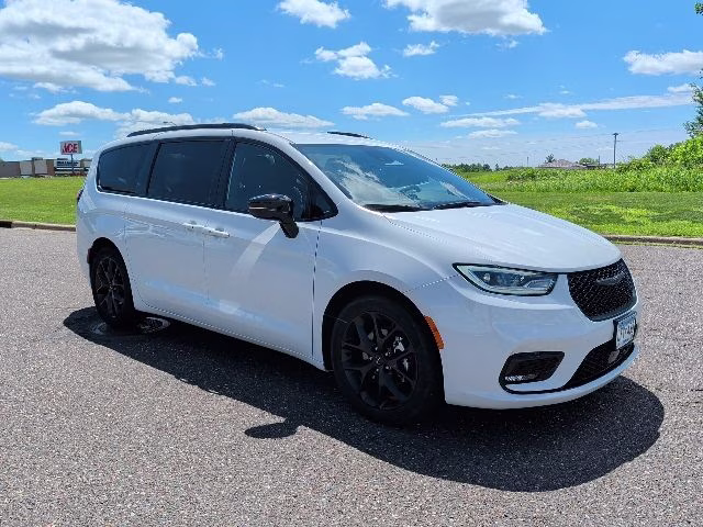 2024 Bright White Clearcoat Chrysler Pacifica Touring L FWD Van