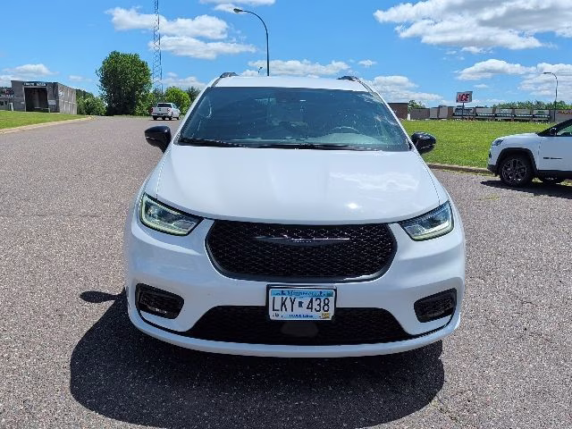 2024 Bright White Clearcoat Chrysler Pacifica Touring L FWD Van