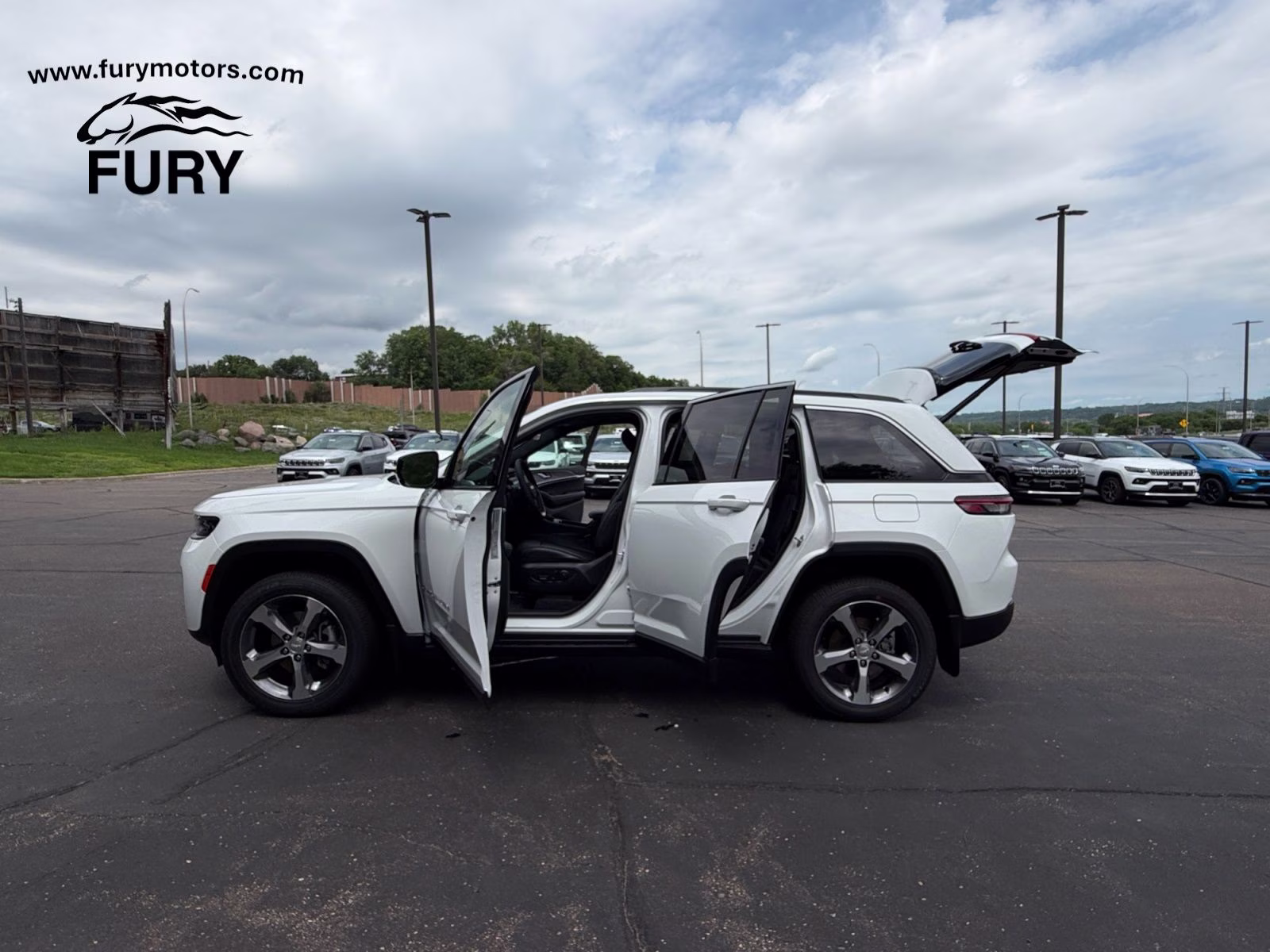 2026 Bright White Clearcoat Jeep Grand Cherokee Limited 4X4 SUV