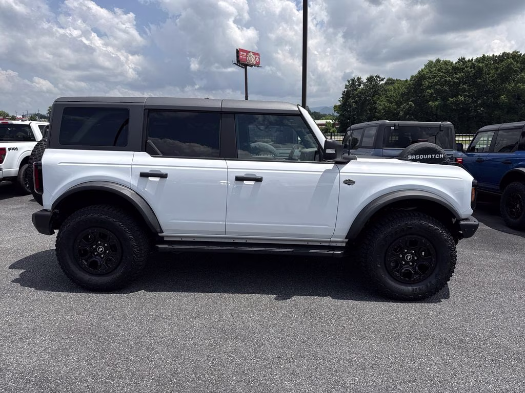 2024 Oxford White Ford Bronco Wildtrak 4X4 SUV