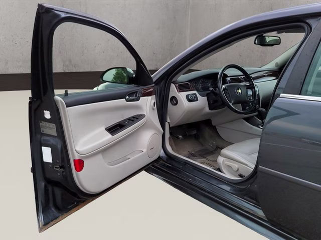 2010 Cyber Gray Metallic Chevrolet Impala LTZ FWD Sedan