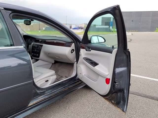 2010 Cyber Gray Metallic Chevrolet Impala LTZ FWD Sedan